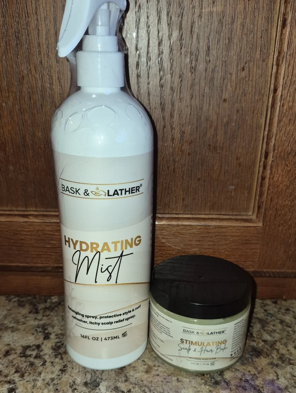 Bask N Lather Hydrating Mist in White — Lightweight Moisture Spray Nwt